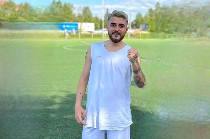 Okan Destegül teklifleri değerlendiriyor