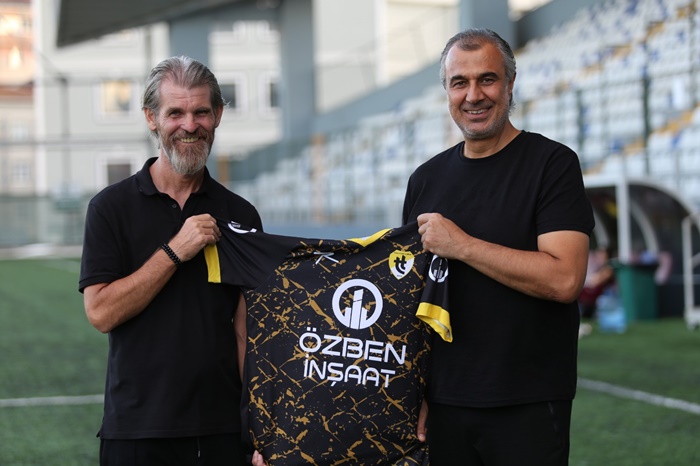 Taşlıtarlaspor’da hocalar imzaladı