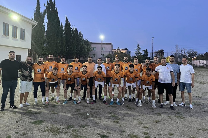 Samandıra FK top başı yaptı