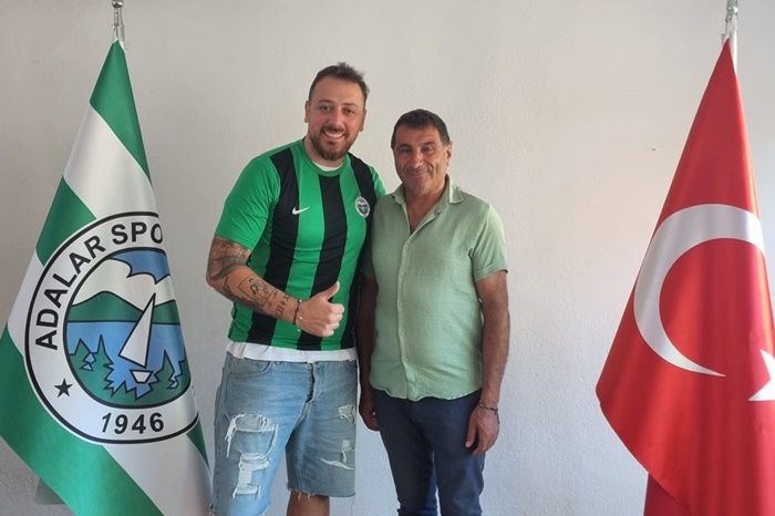 Şampiyon kaleci Adalarspor’da