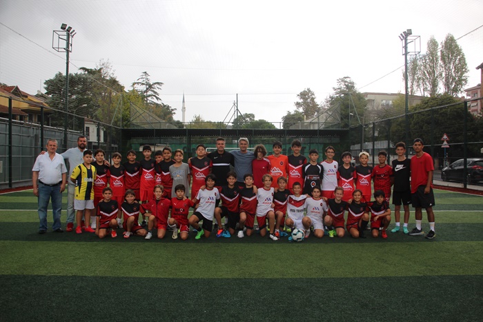 Koşuyoluspor Futbol Okulu göz kamaştırıyor
