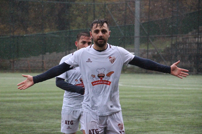 Acıbademspor yoluna kayıpsız devam ediyor