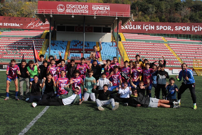 Kemahspor liderliğini sürdürdü