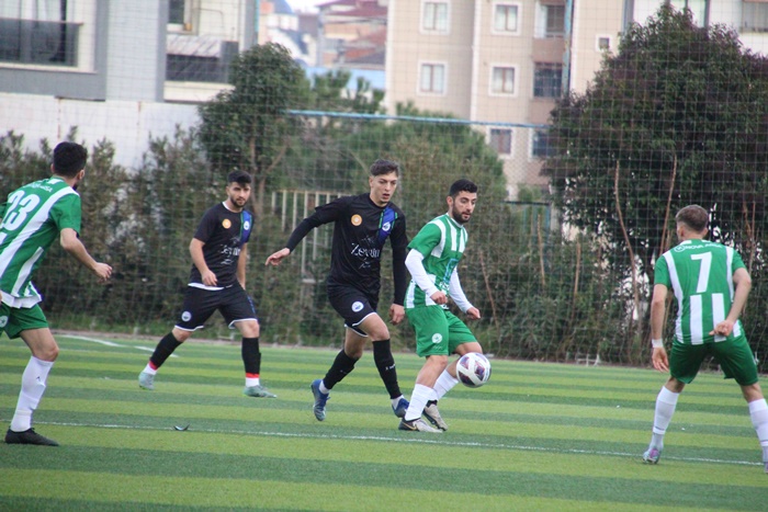 Balkan Yeşilbağlar 4 golle kazandı