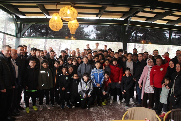Ümraniye Çakmakspor moral yemeğinde buluştu