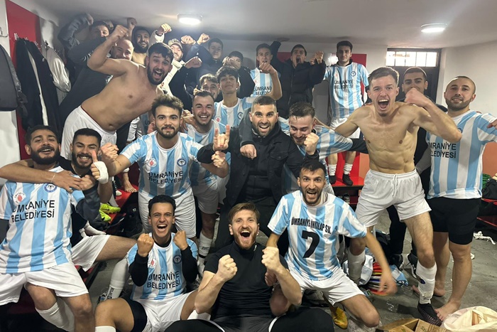 Ümraniye İnkilapspor adım adım zirveye ilerliyor
