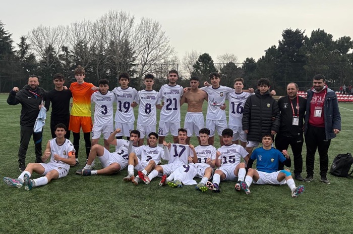 İstanbul Mesudiyespor U18 Takımı 5. viteste