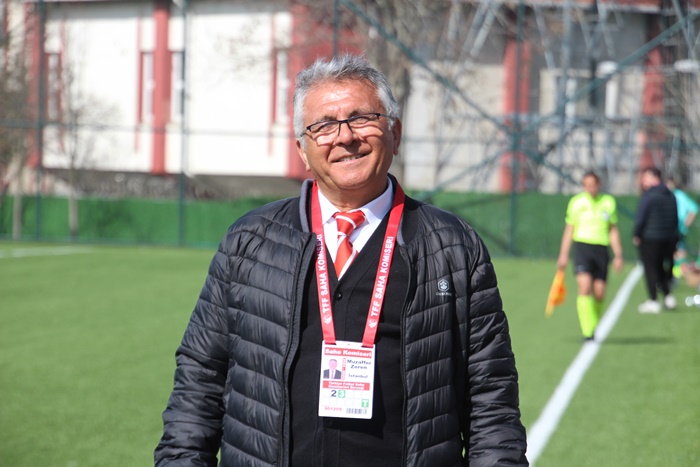Güler Yüzlü ve İşini Aşkla Yapan Bir Saha Komiseri