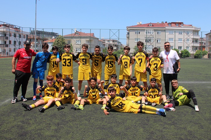 Nişantepe FK. Şampiyonluğa koşuyor