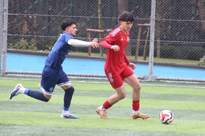 Ümraniyespor ile Sarıyer puanları paylaştılar