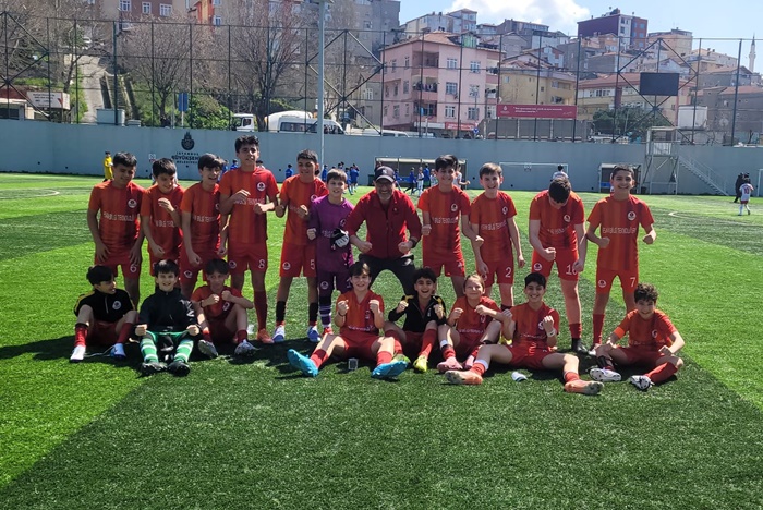 Taçspor farklı kazandı liderliğe yükseldi