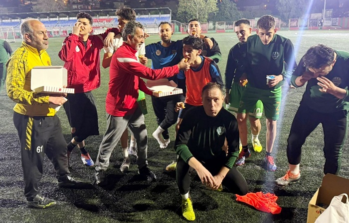 Örnekköyspor’da neşeli antrenman baklava ile tatlandı