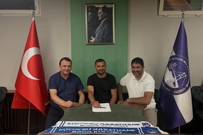 Küçüksu Rasathanepor şampiyon hocası ile devam ediyor