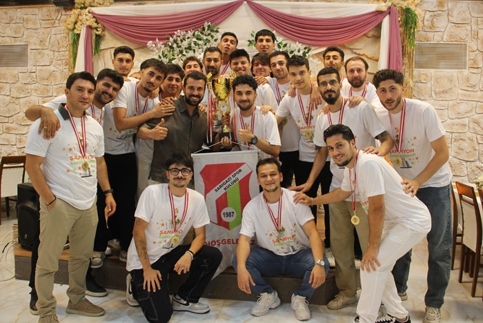 Sarıgazispor Şampiyonluğu Kupayla Taçlandırdı